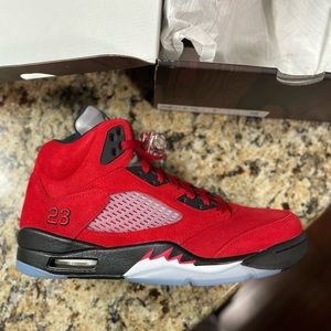 Air Jordan 5 Raging Bull size 9